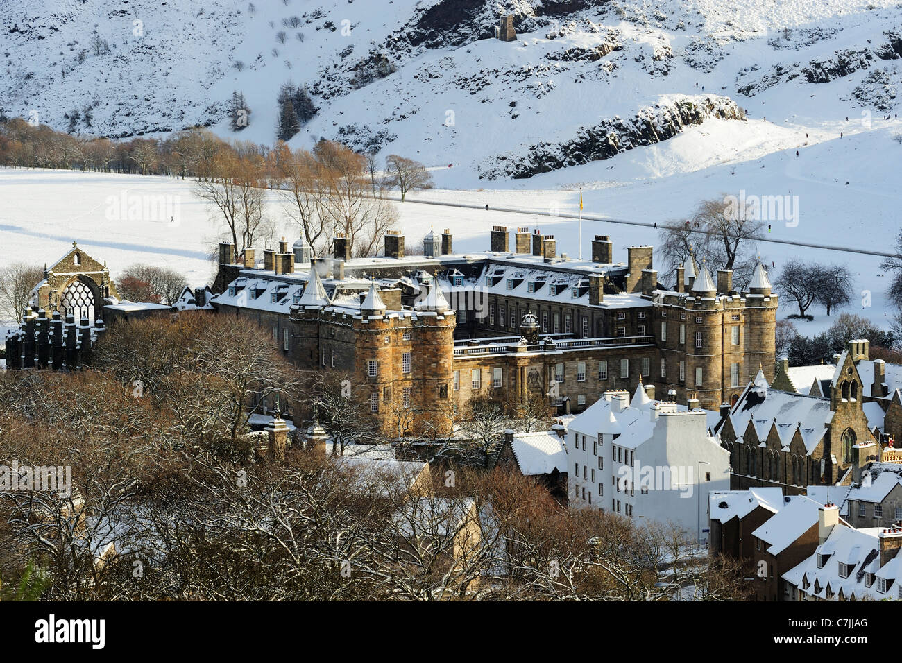 Palais de Holyroodhouse dans la neige, d'Ecosse, Edimbourg Calton Hill Banque D'Images