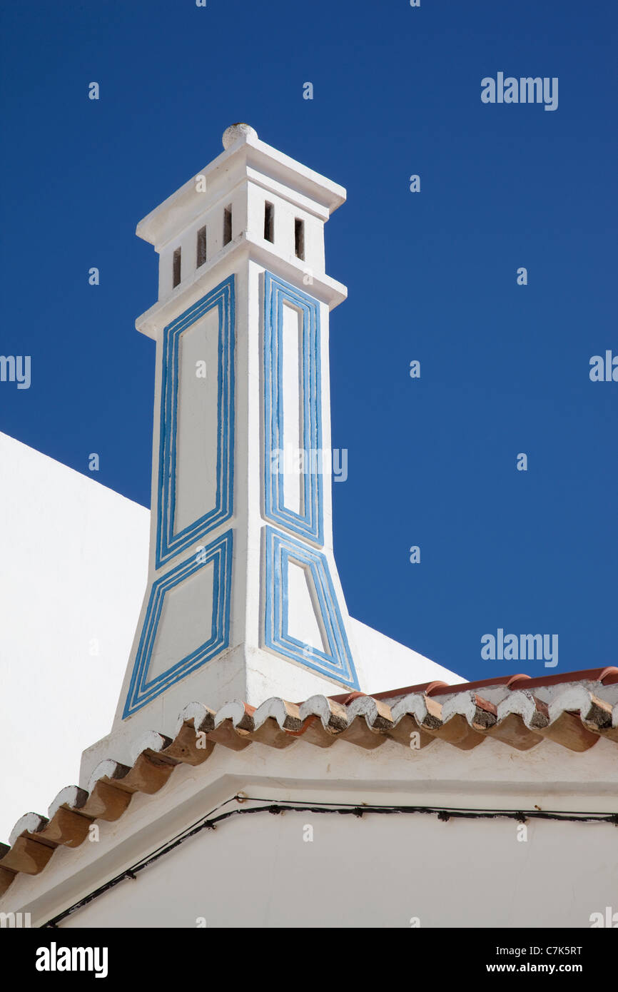 Portugal, Algarve, Carvoeiro, cheminée ouvragée Banque D'Images
