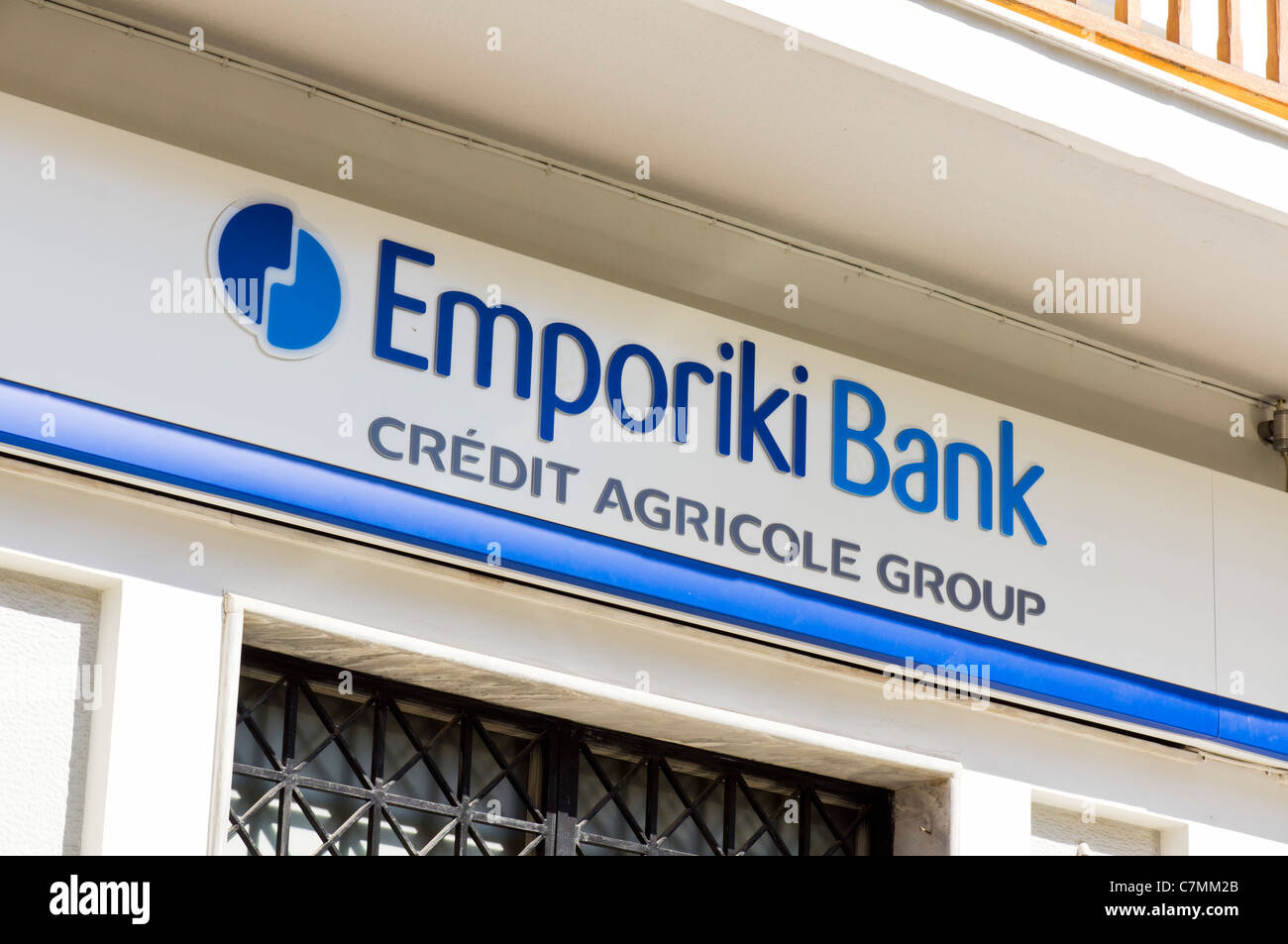 2011 - La banque grecque Emporiki Bank, signe. Corfou. Une partie de l'anglais du groupe Crédit Agricole. Banque D'Images