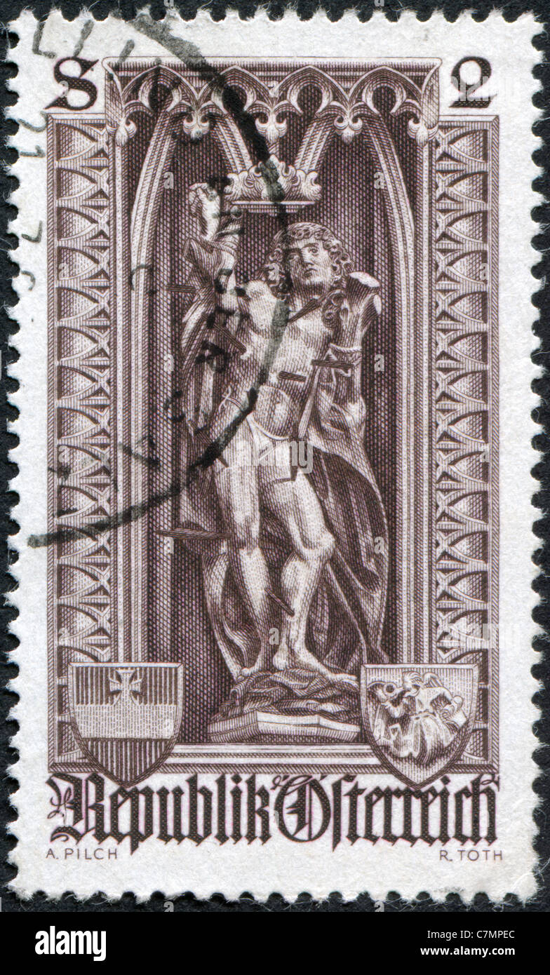 Un timbre imprimé dans l'Autriche, se consacrer à l'occasion du 500e anniversaire du diocèse de Vienne, montre la statue de Saint Sébastien dans la Cathédrale Saint-Étienne Banque D'Images