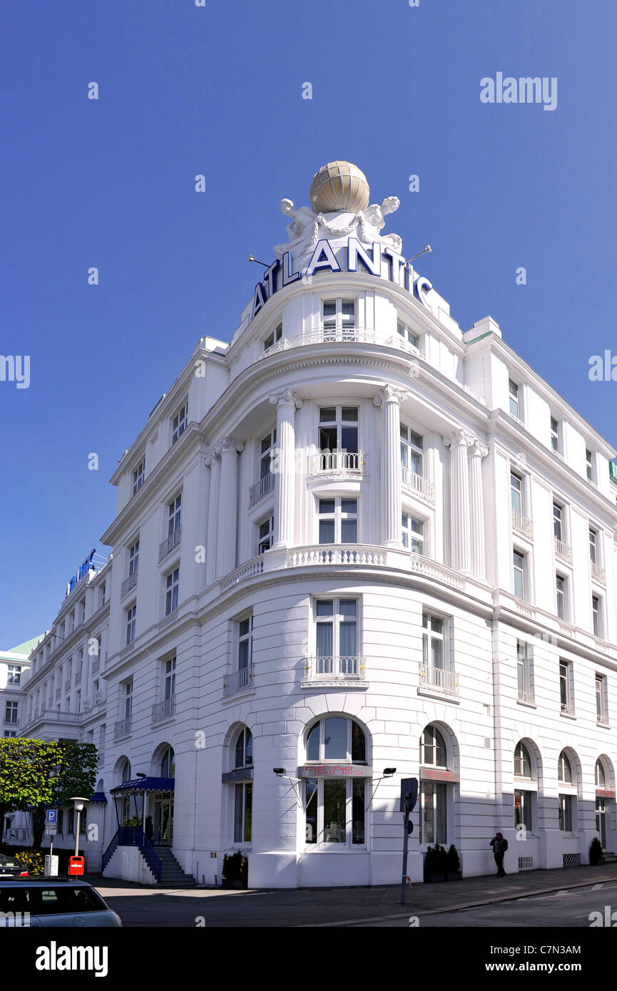 Magnifique façade du GRAND HÔTEL ATLANTIC, ST. GEORG, ville hanséatique de Hambourg, Allemagne, Europe Banque D'Images