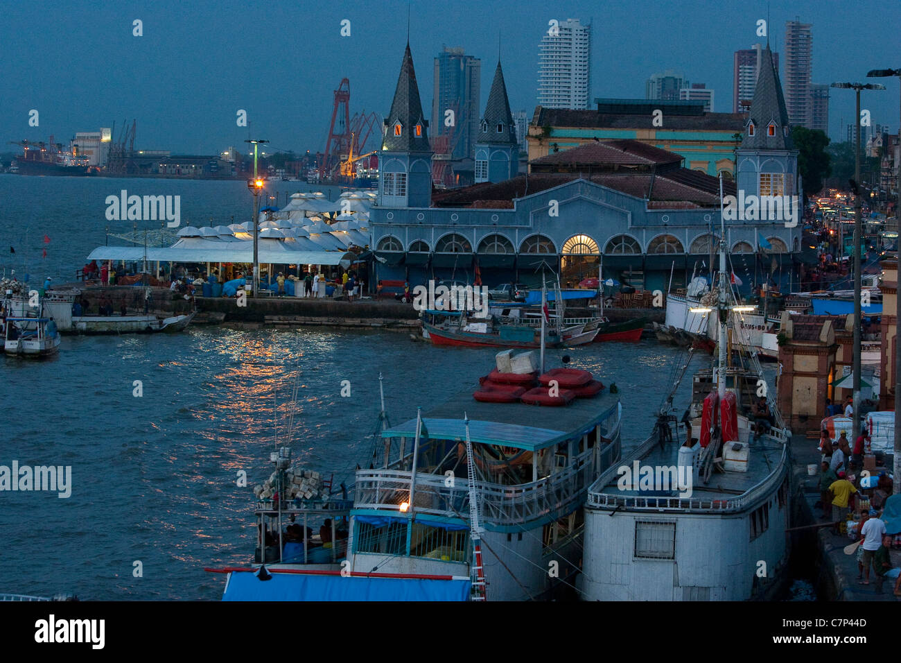 Port bateaux à Belém, Ver-o-Peso, le marché, l'État de Pará, Amazon, au Brésil. Banque D'Images