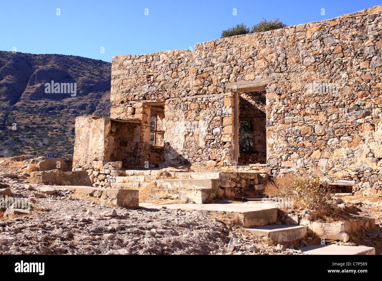 Les bâtiments et les détails sur l'île de Spinalonga Banque D'Images