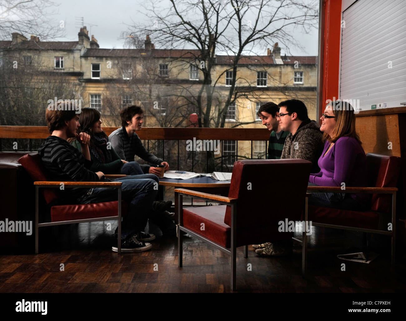 Les étudiants dans le bâtiment de l'Union des étudiants à l'Université de Bristol jan 2009 Banque D'Images