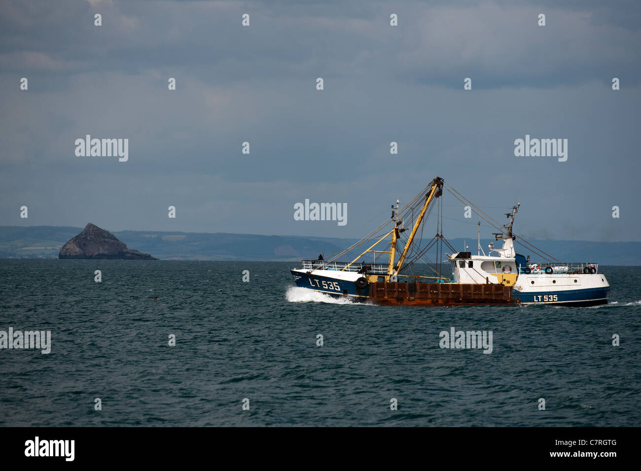 Chalutier de pêche 'Korenbloem' LT535 off Brixham, Devon, Angleterre, Royaume-Uni. Banque D'Images