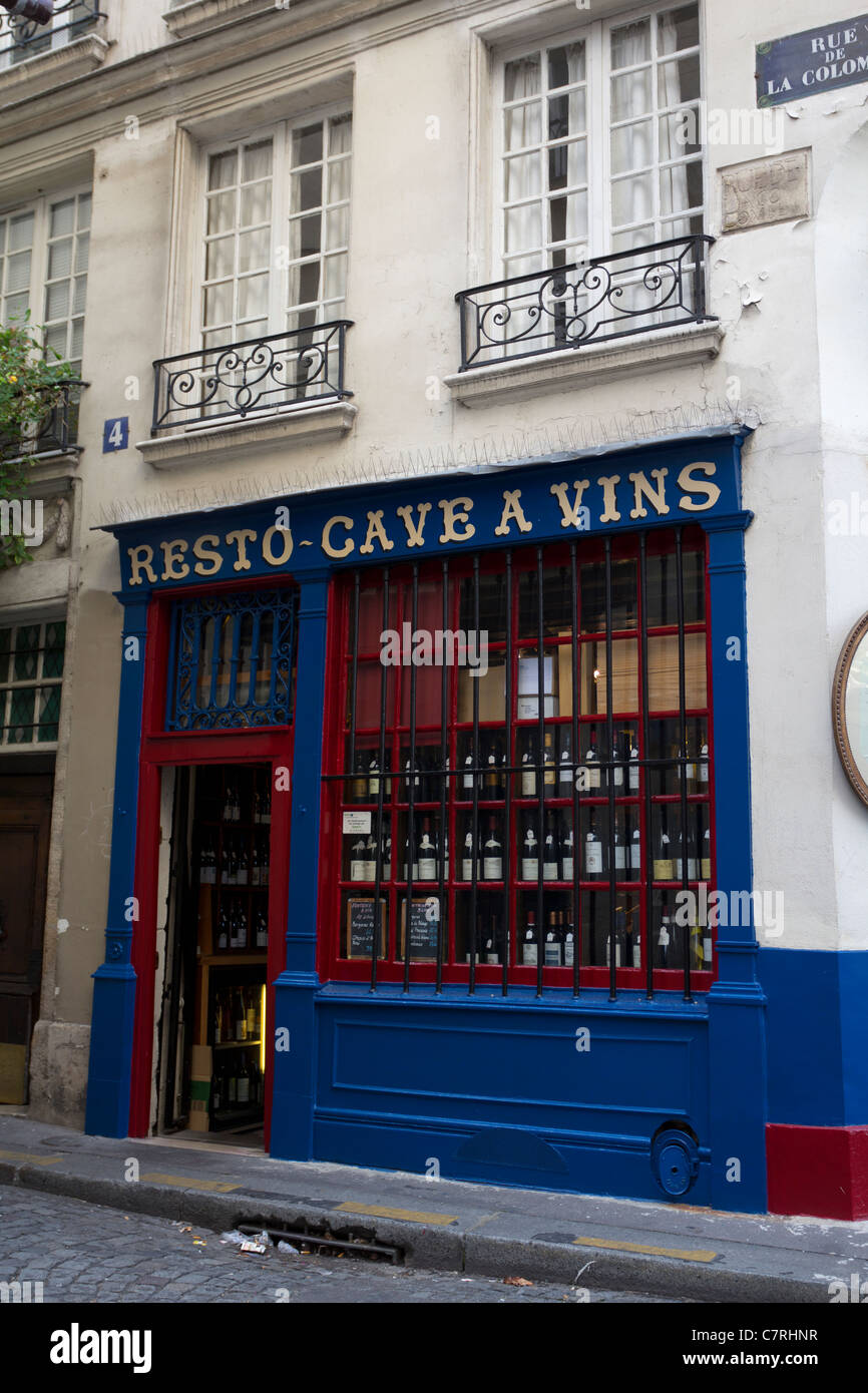 Magasin de vin à la Rue de la Colombe, Ile de la Cité, Paris, France Banque D'Images