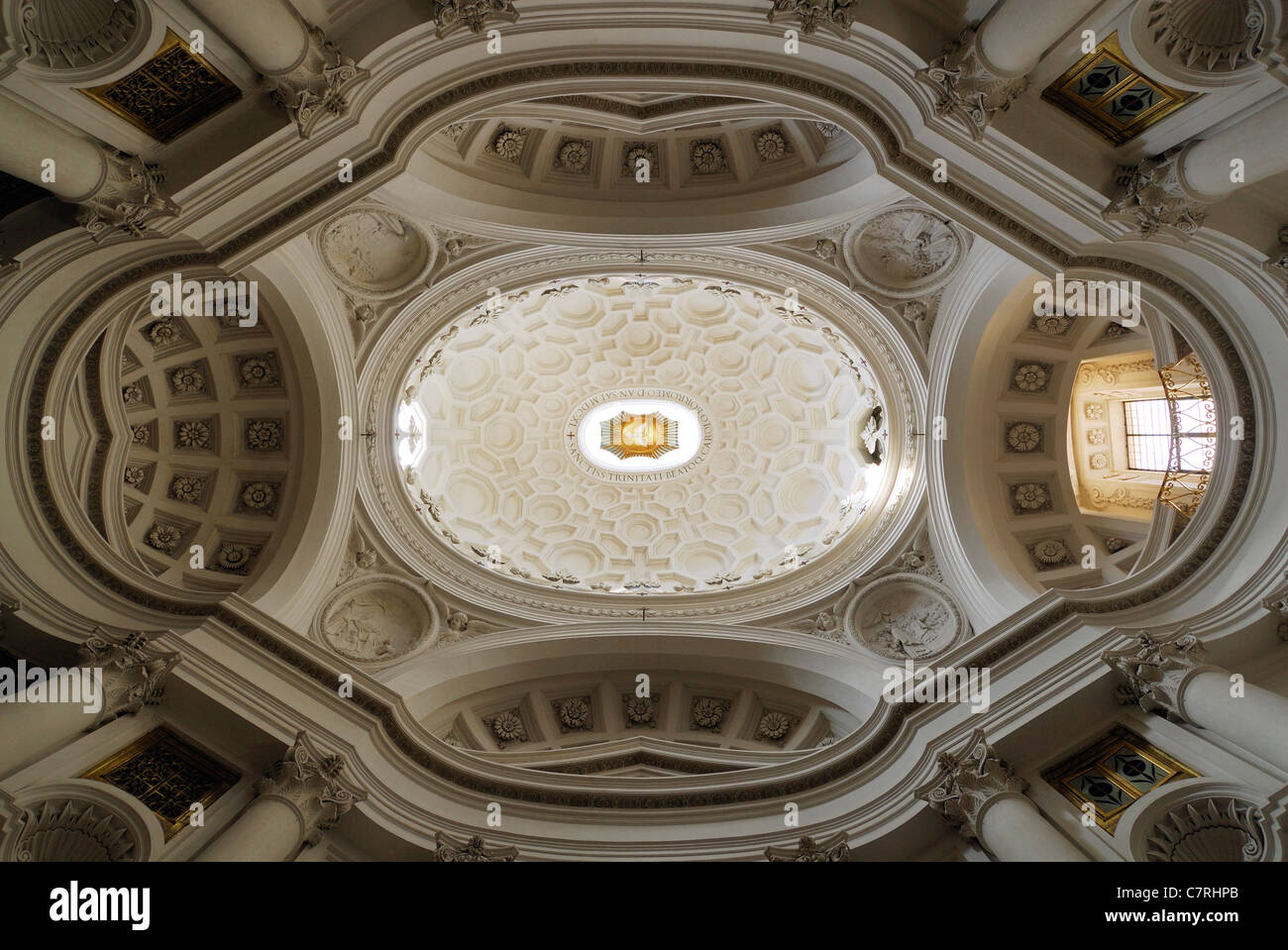 Rome. L'Italie. Dôme ovale de l'église de San Carlo alle Quattro Fontane conçu par Francesco Borromini Banque D'Images