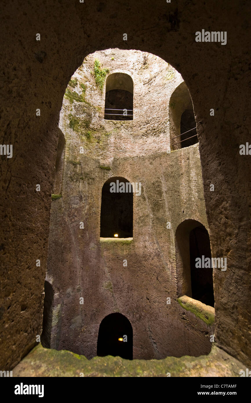 L'Italie, l'Ombrie, Orvieto, Pozzo di San Patrizio Banque D'Images