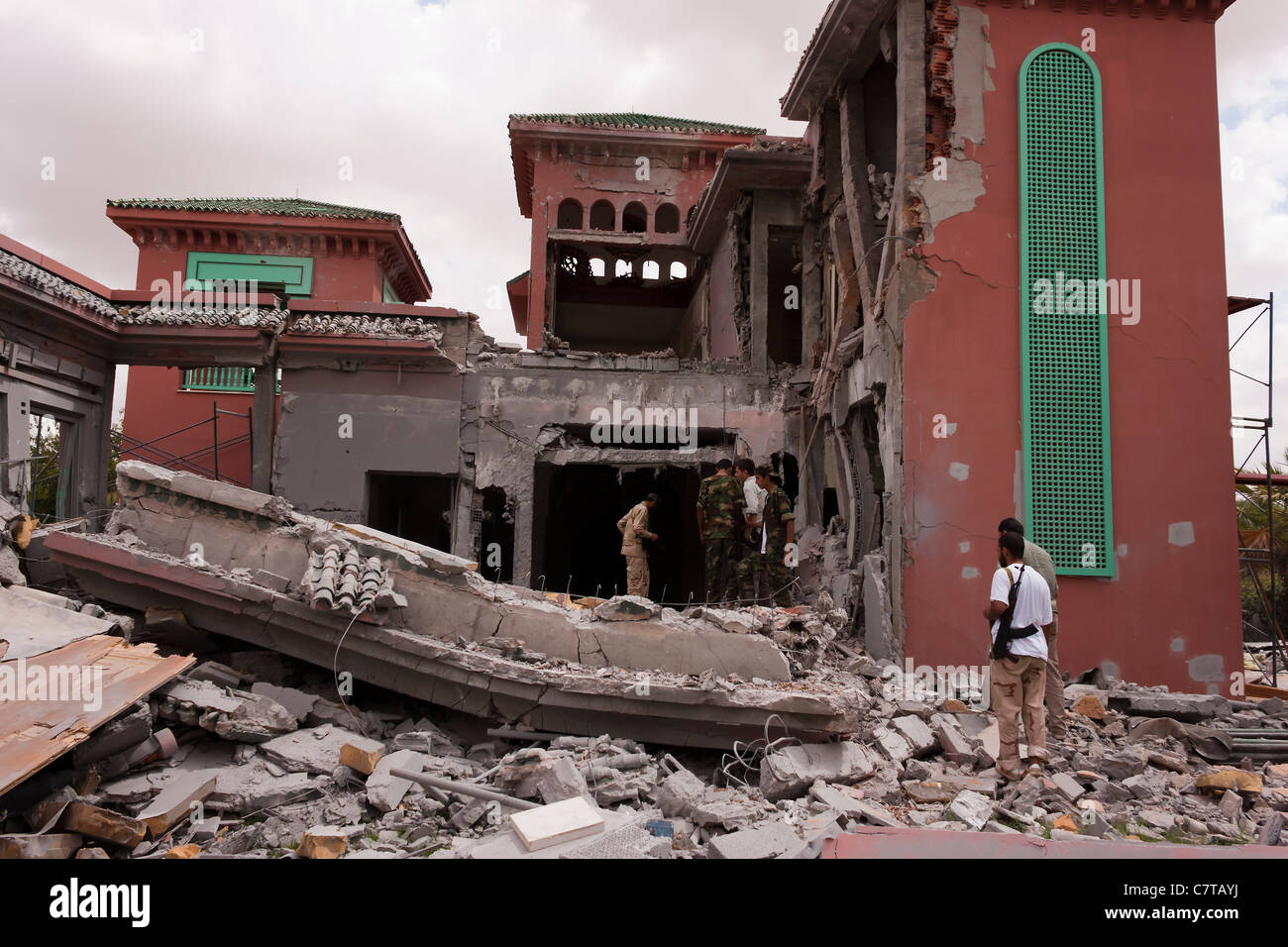 Tripoli Libye Saïf al-Islam Kadhafi Kadhafi ont bombardé house Banque D'Images