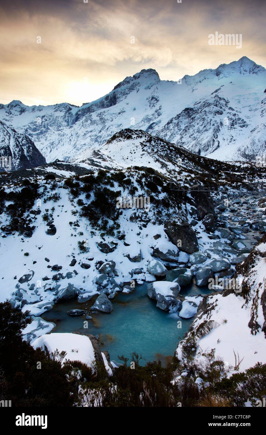 À la recherche sur la rivière Hooker vers les montagnes autour de Mount Cook Banque D'Images