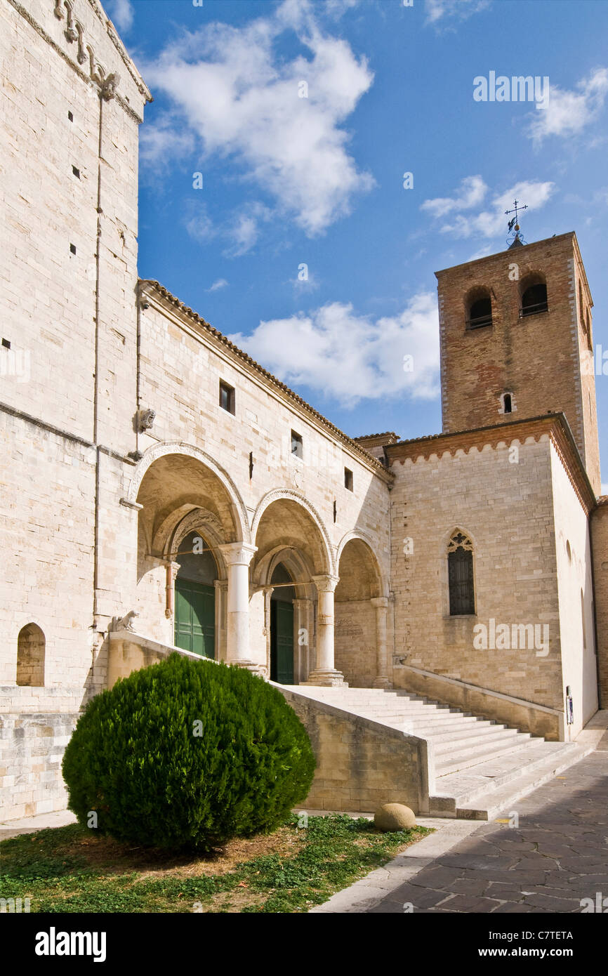 L'Italie, Marches, Osimo, theDuomo Banque D'Images