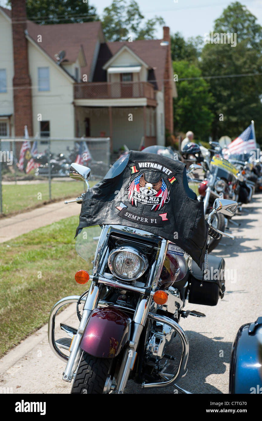 Patriot Guard Riders assister aux funérailles du Caporal Marine tombé Travis M Nelson qui a été tué en Afghanistan Banque D'Images