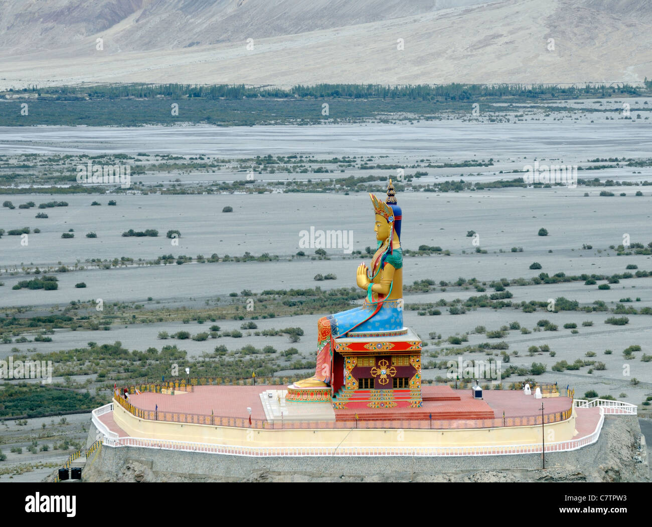 Statue de Jampa (futur Bouddha Maitreya) rapporté à 32 mètres, 106 pieds, de hauteur. Diskit, Monastère de Deskit Gompa, Diskit Gompa Banque D'Images