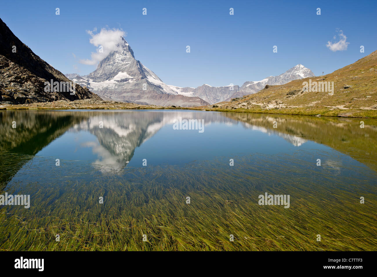 Le Mont Cervin / Monte Cervino. À partir de la vue sur le Cervin, Riffelsee courte distance de la station de Rotenboden. Banque D'Images