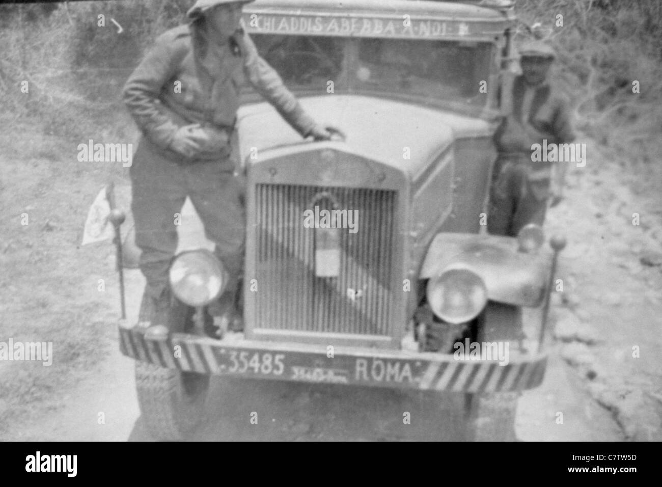 L'Afrique, l'Éthiopie, 1935, soldats italiens sur le camion Banque D'Images