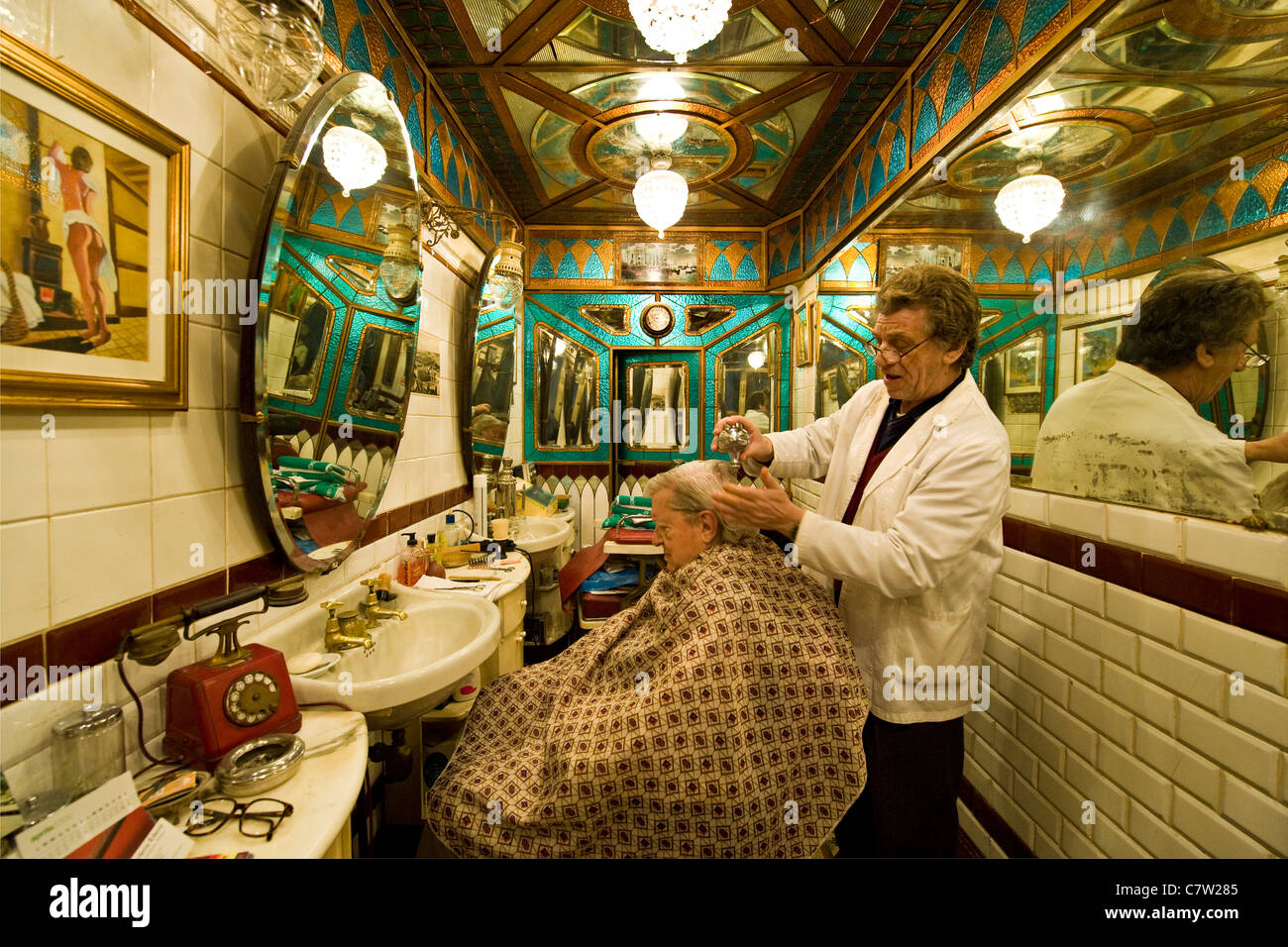 L'Italie, Ligurie, Gênes, ancien salon de coiffure Banque D'Images