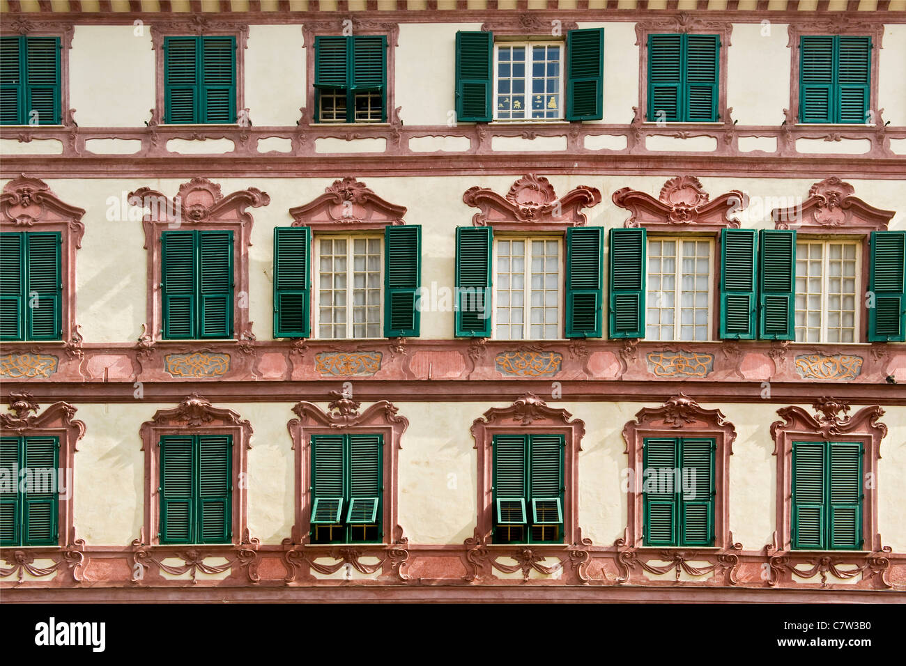 L'Italie, Ligurie, La Spezia. La façade de l'immeuble Banque D'Images