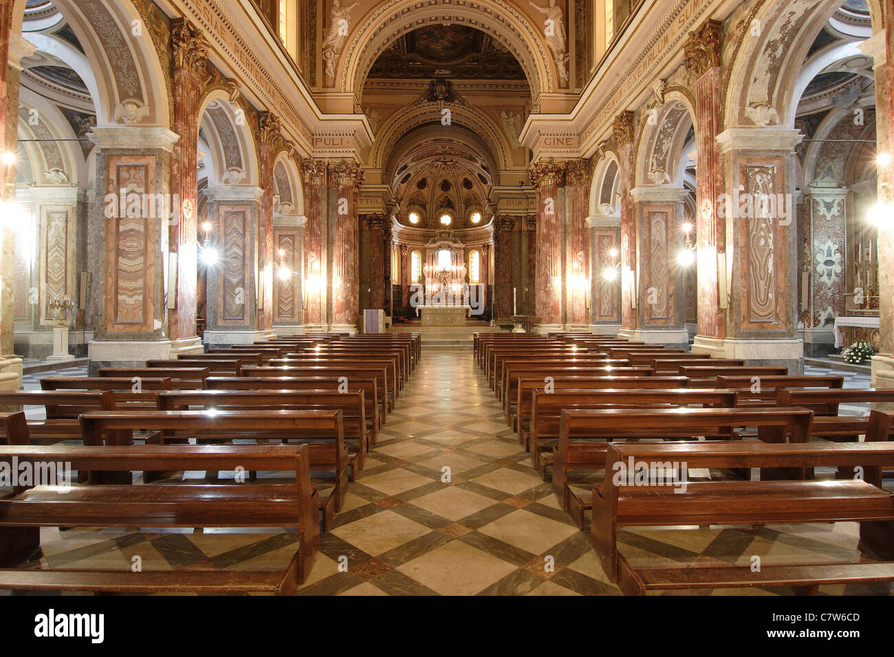 L'Italie, Campanie, Avellino, intérieur de la cathédrale Banque D'Images