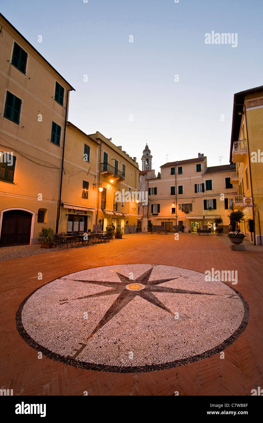 L'Italie, Ligurie, Laigueglia, Borgo Marinaro Banque D'Images