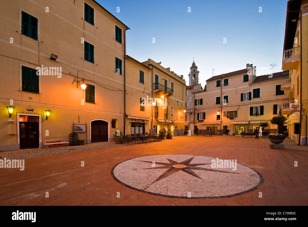 L'Italie, Ligurie, Laigueglia, Borgo Marinaro Banque D'Images