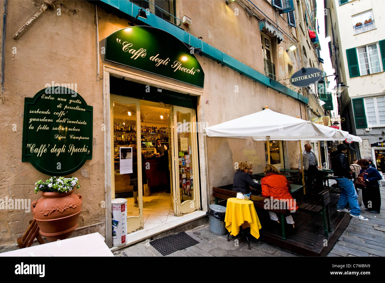 L'Italie, Ligurie, Gênes, le Caffè degli Specchi bar Banque D'Images