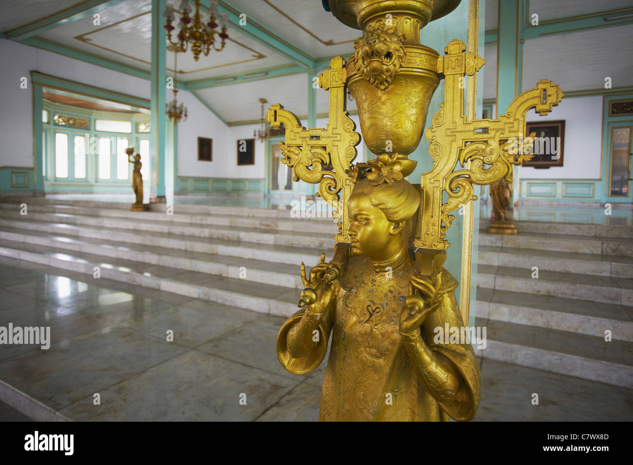 Statue à l'intérieur de l'établissement Puri Palais Mangkunegaran (palais de la deuxième maison de Solo), Solo, Java, Indonésie Banque D'Images