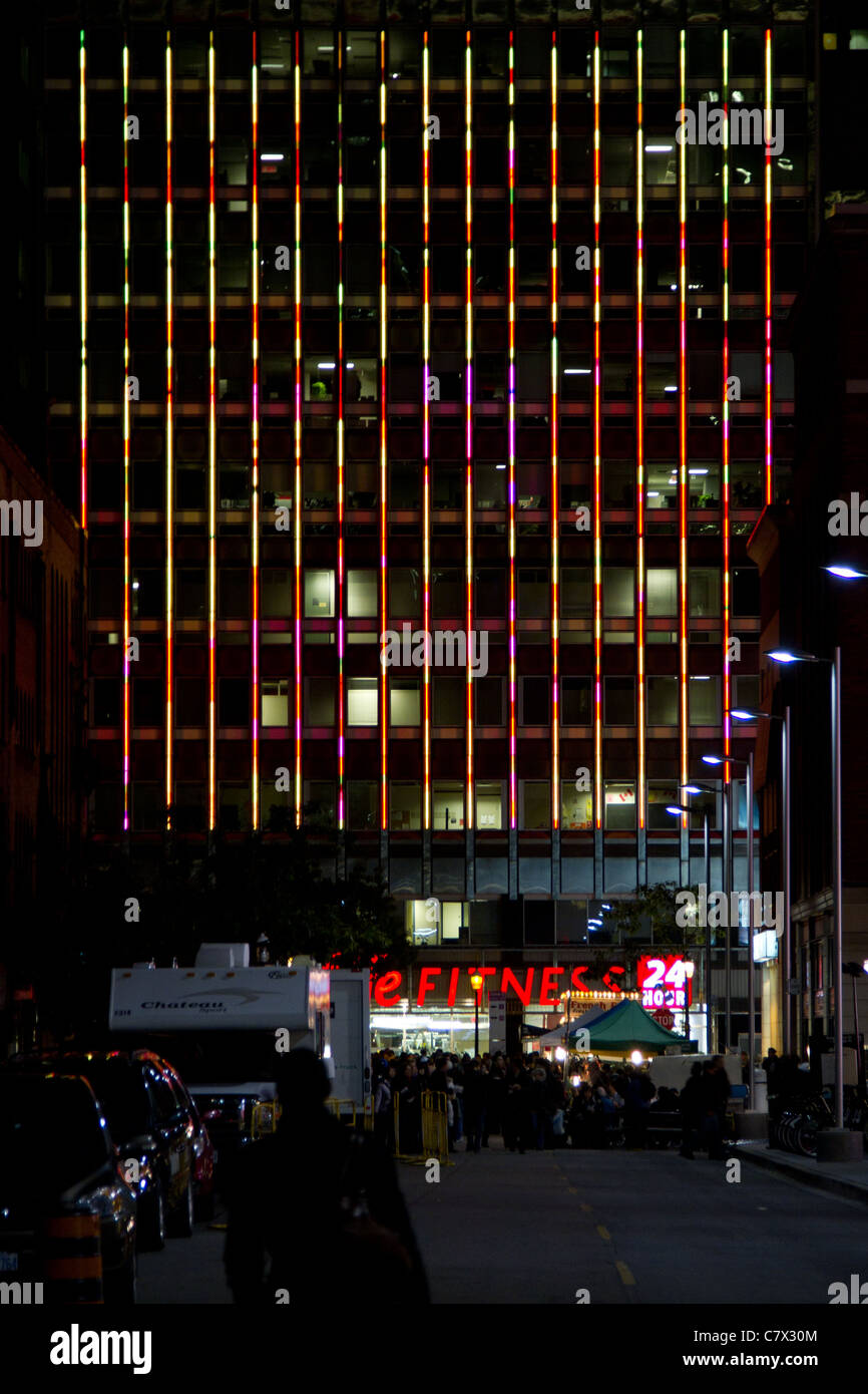 Coloré éclairage extérieur bâtiment affichage nuit Banque D'Images