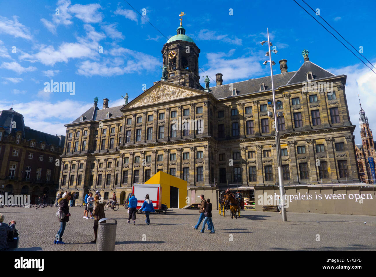 Vue sur le Palais Royal (Koninklijk Paleis) de la Place du Dam, Amsterdam, Pays-Bas. Banque D'Images
