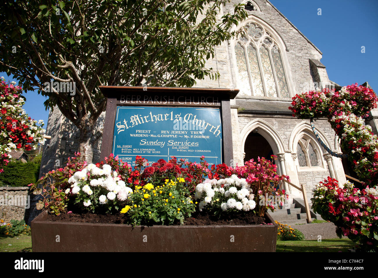 St Michael's Church dans le village de bière dans le Devon Banque D'Images