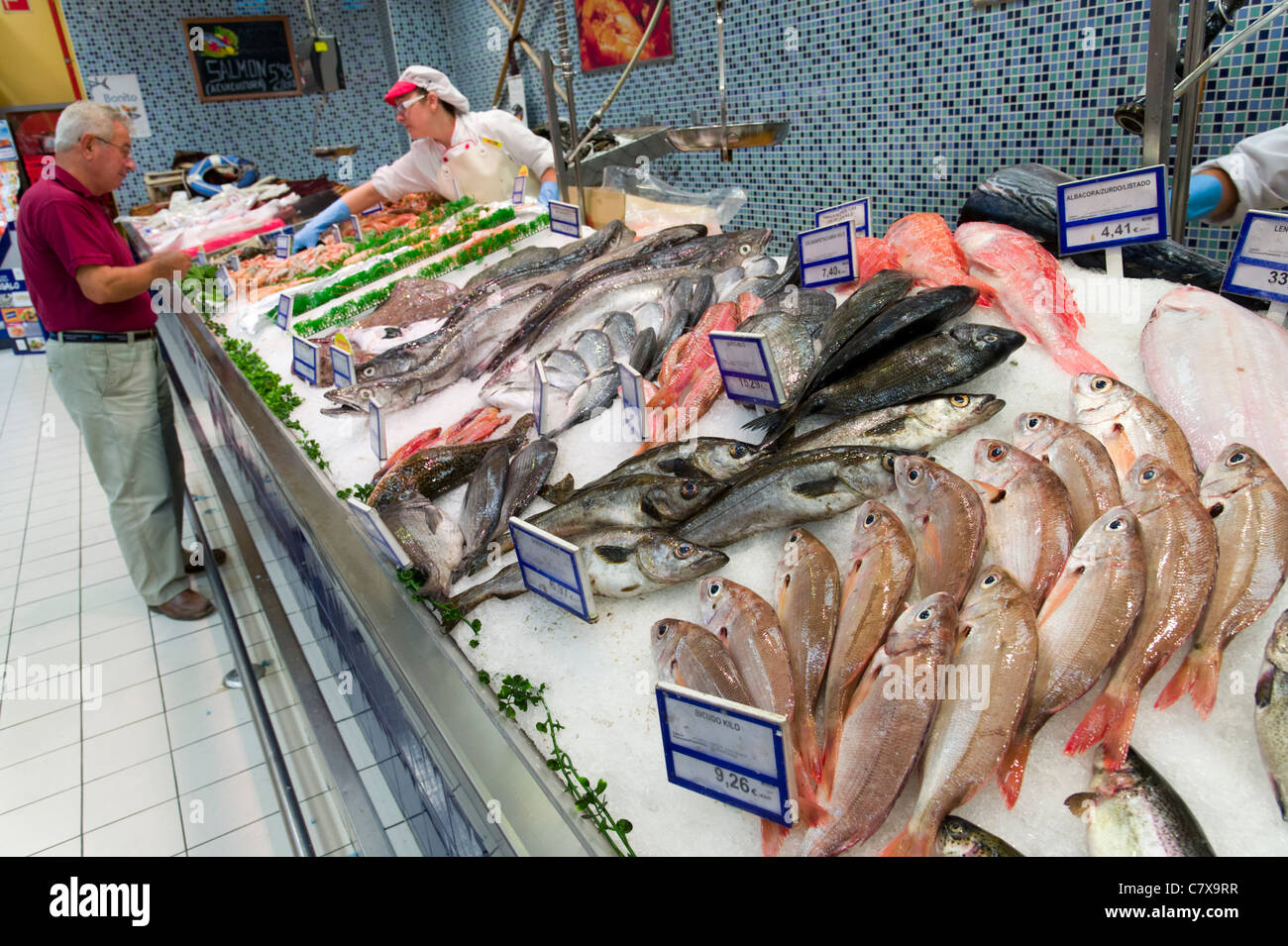 Comptoir ã poisson Banque de photographies et d’images à haute