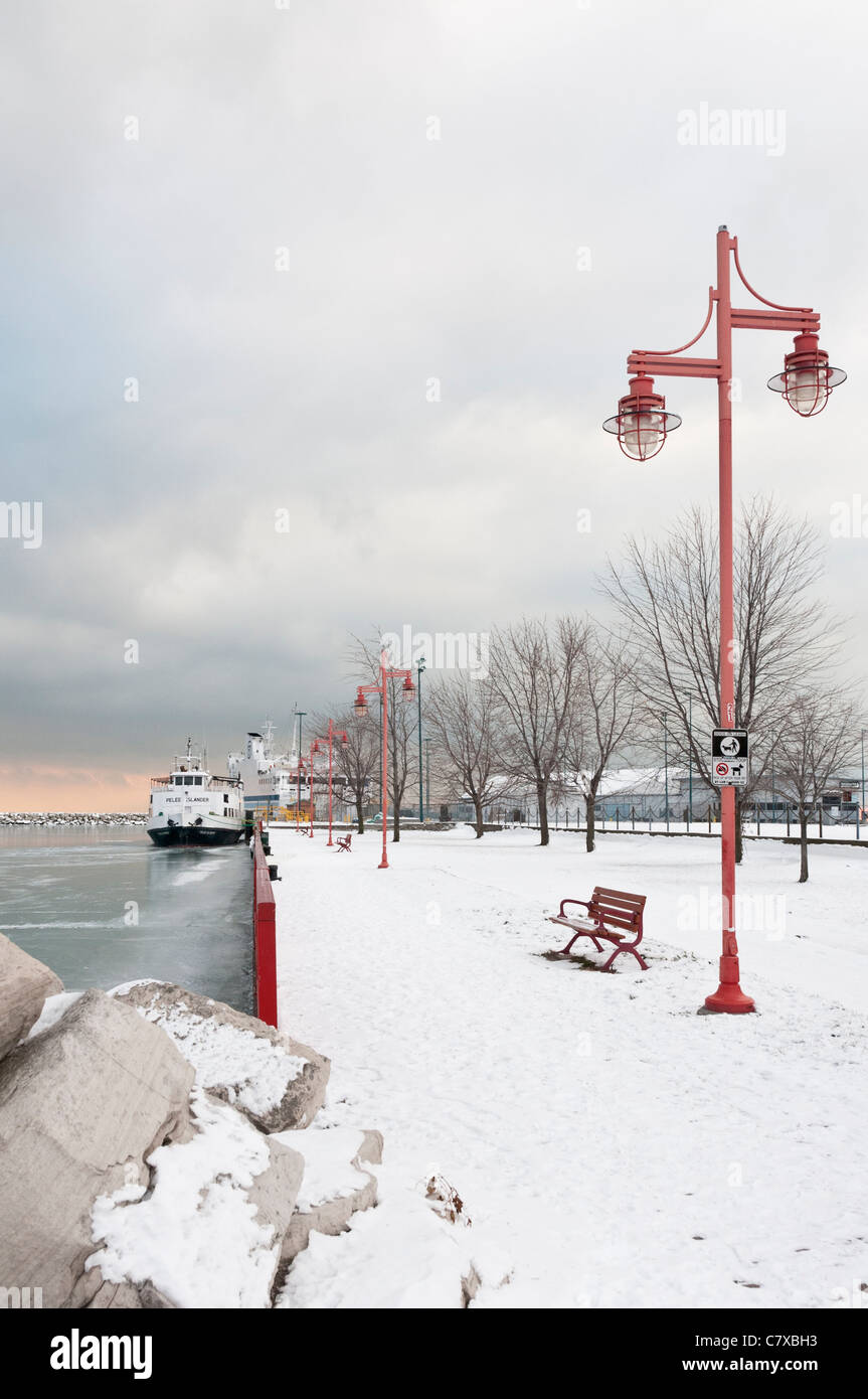 Point Pele Ferry amarré au parc Seacliff, Leamington, AU Canada Banque D'Images