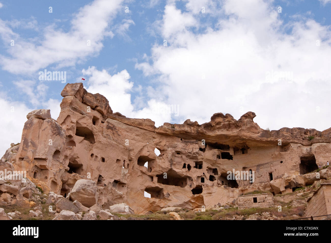 Rock formation avec portes, fenêtres, Çavusin, Cappadoce, Turquie Banque D'Images