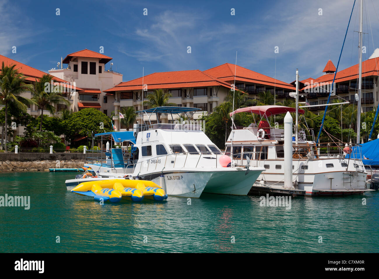 Sutera Harbour et le Magellan Sutera Hotel, Kota Kinabalu, Bornéo Malaisien Banque D'Images