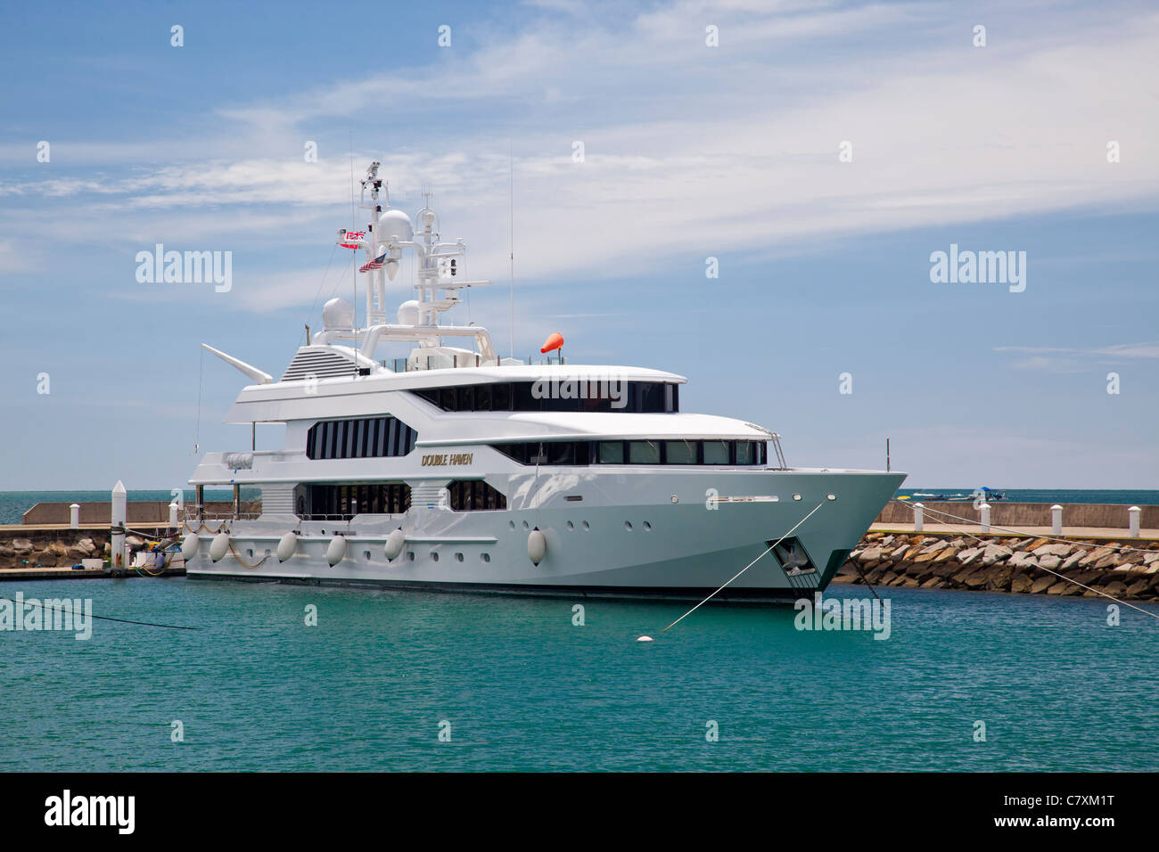 "Double Super Yacht Haven' dans Sutera Harbour, Kota Kinabalu, Bornéo Malaisien Banque D'Images