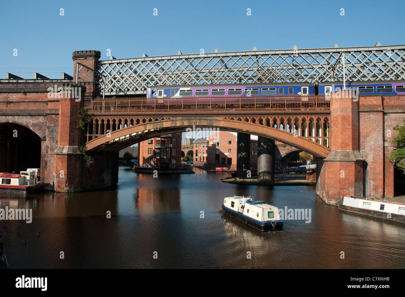 Système de canaux et de ponts dans le quartier de Castlefield Manchester. Banque D'Images
