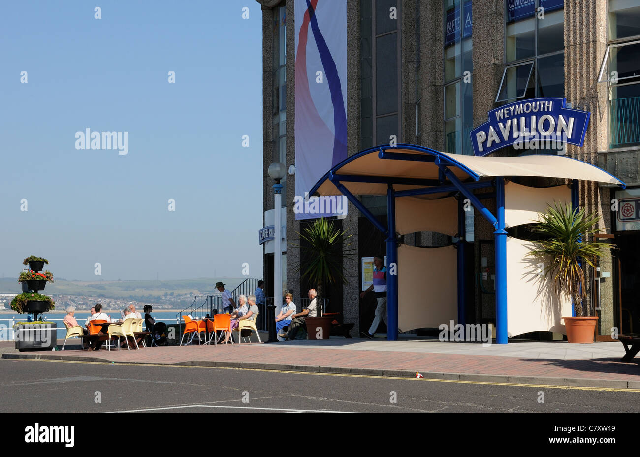 Weymouth Pavilion, en face de la plage et sur le front de mer de cette célèbre station balnéaire dans le Dorset England UK Banque D'Images