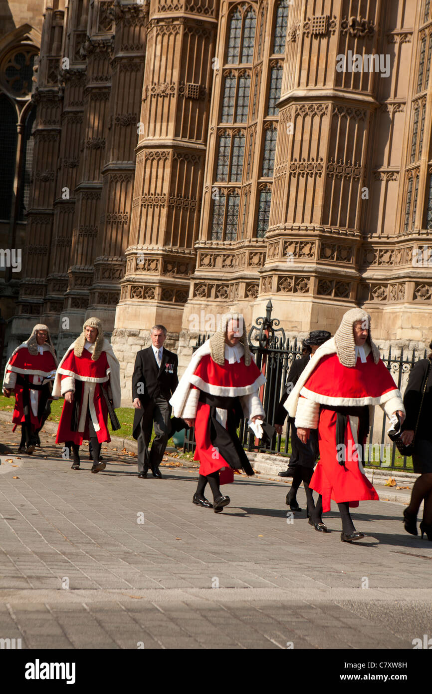 Petit-déjeuner du Lord Chancelier. Les membres de la magistrature en procession de l'abbaye de Westminster aux chambres du Parlement. London, UK Banque D'Images