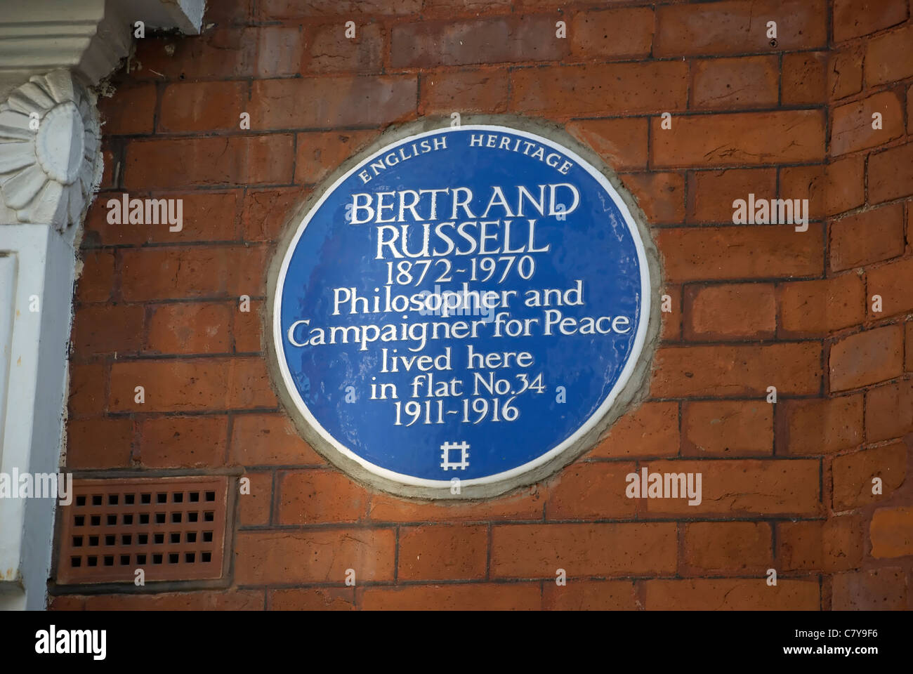 English Heritage blue plaque marquant un accueil de philosophe et militant de la paix, Bertrand Russell, Bury, London, England Banque D'Images