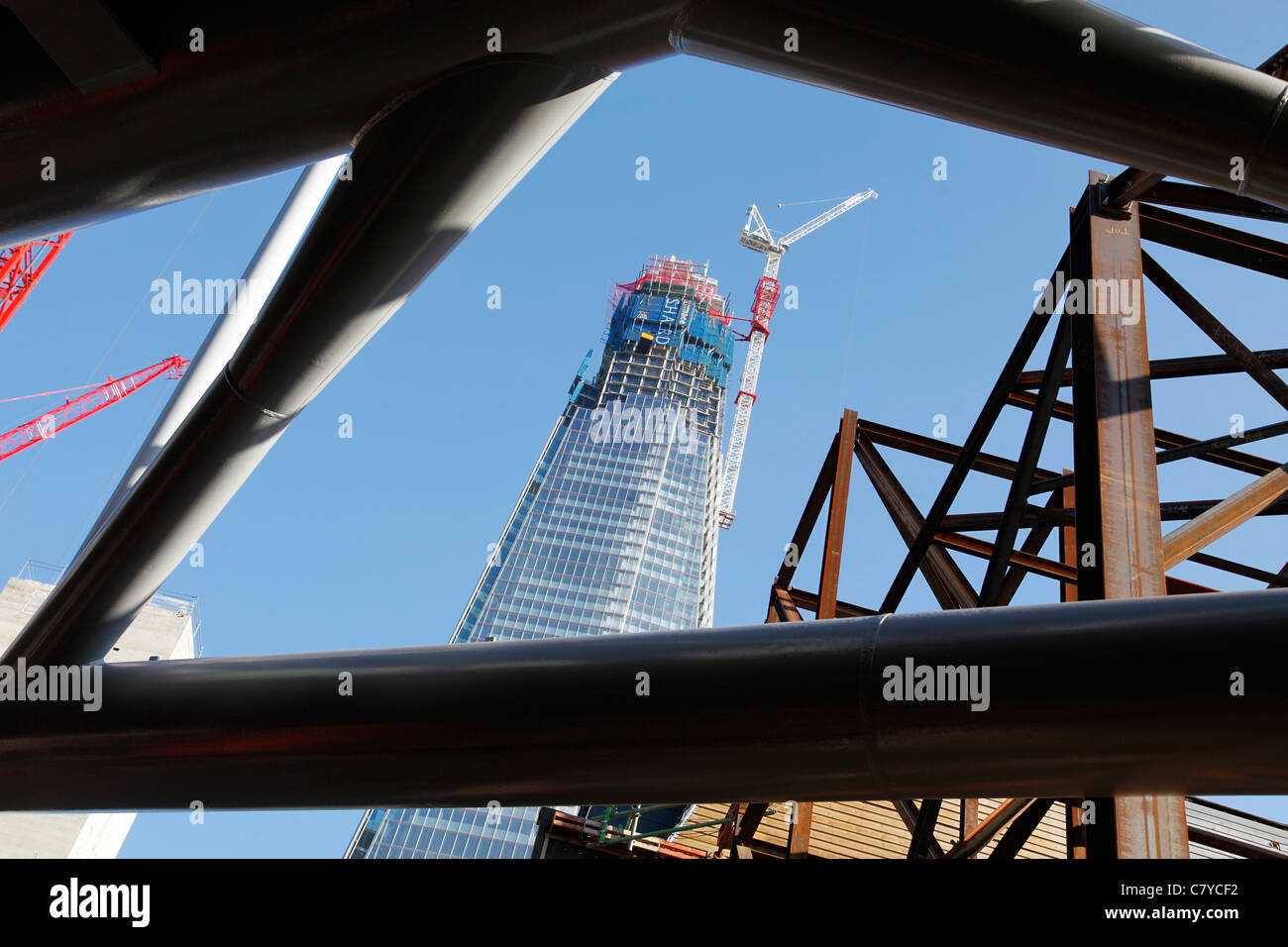 Le gratte-ciel Shard bâtiment en construction à London Bridge, Londres, Angleterre Banque D'Images