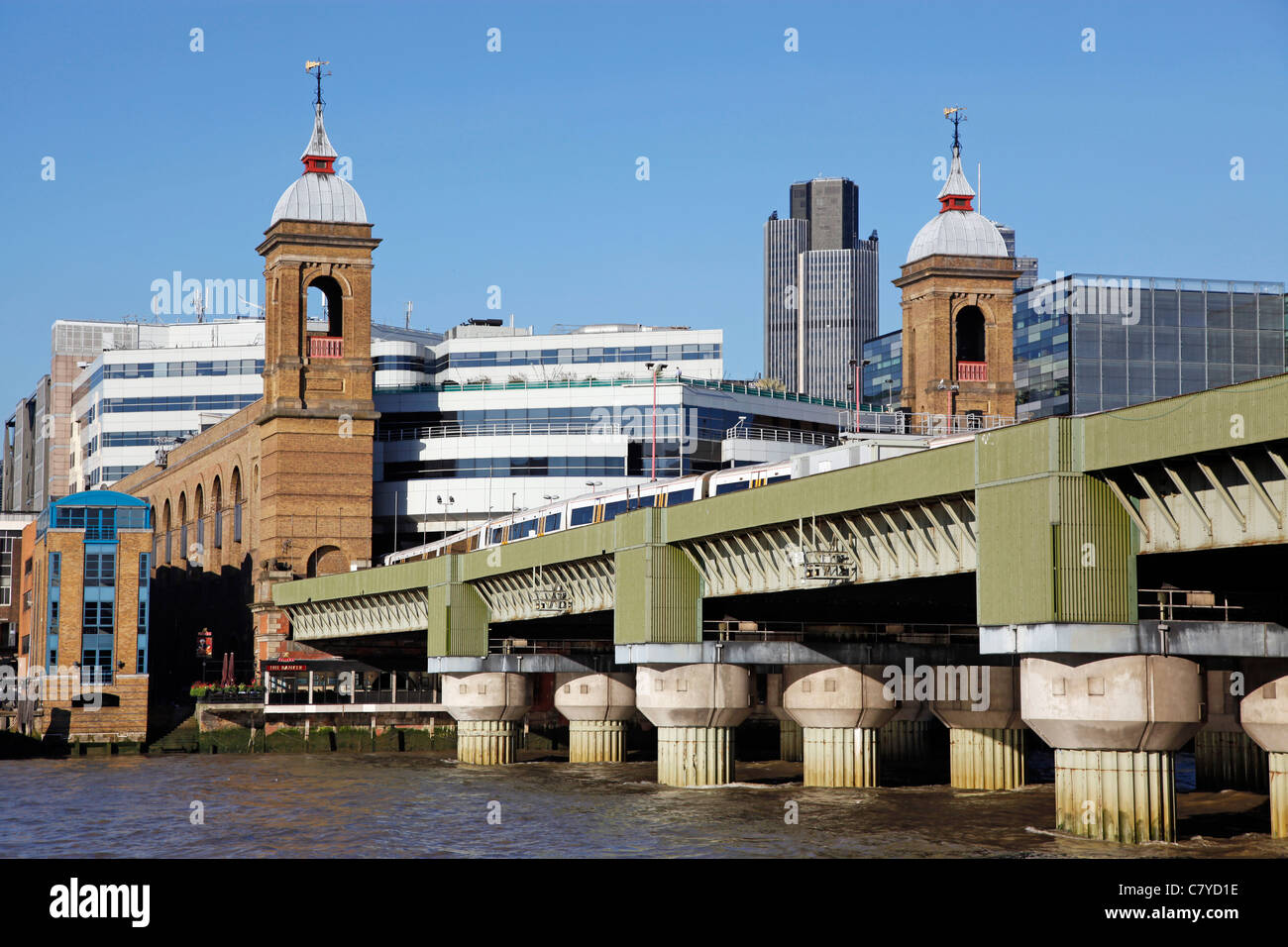 La gare de Blackfriars Bridge et à Londres, en Angleterre Banque D'Images
