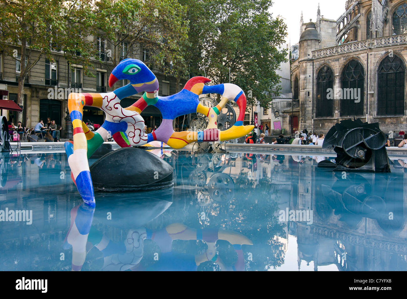 Fontaine Stravinsky et près de l'église Saint-Merri Centre George Pompidou à Paris, France Banque D'Images