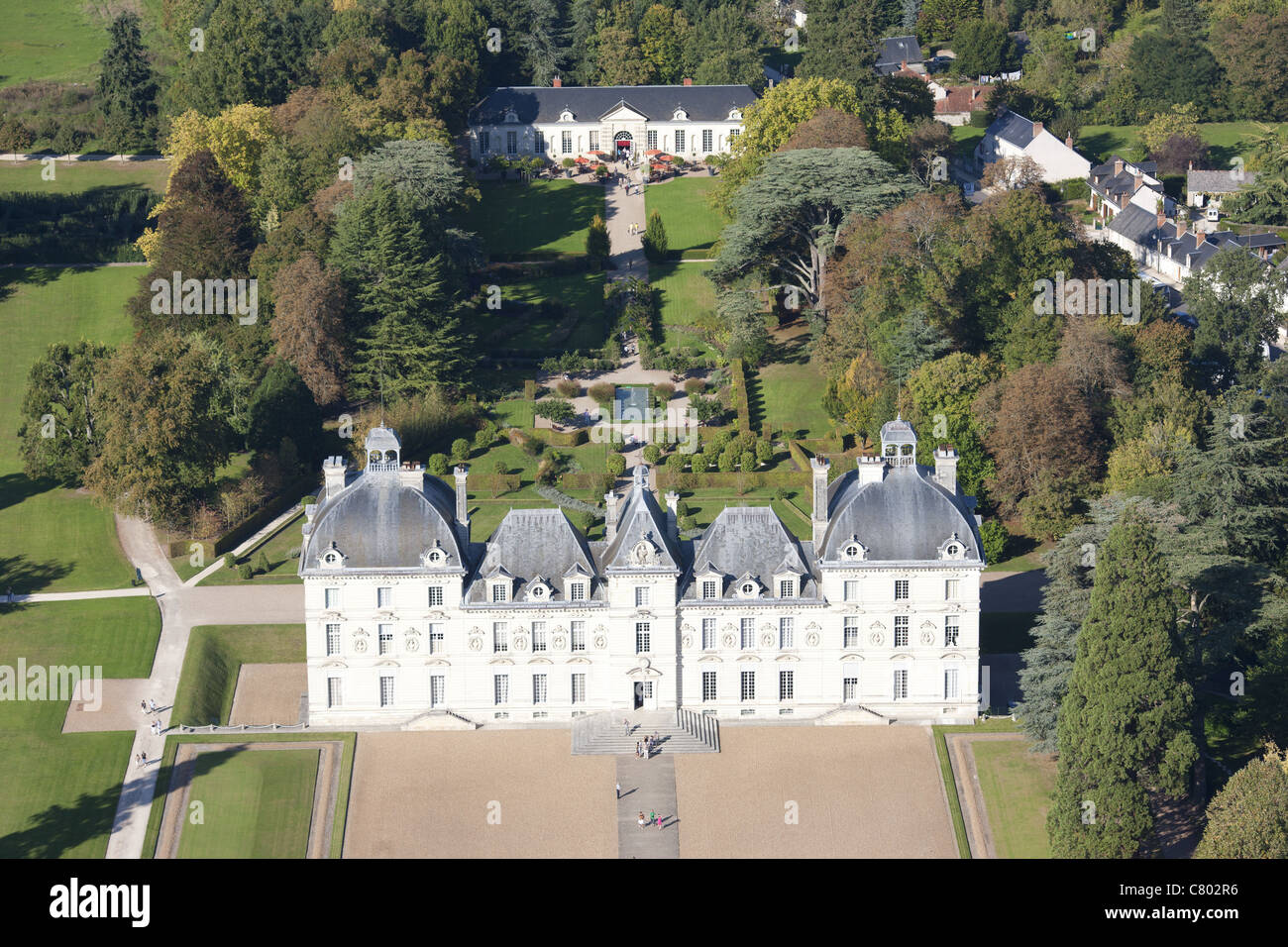 VUE AÉRIENNE.Château Cheverny du XVIIe siècle.Sur la liste du patrimoine mondial de l'UNESCO.Loir-et-cher, Centre-Val de Loire, France. Banque D'Images