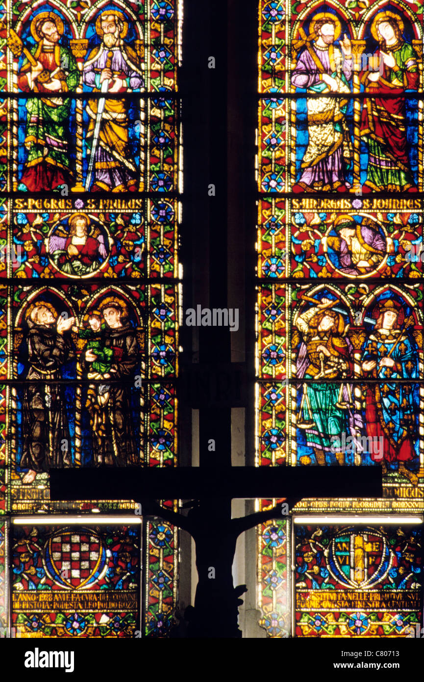 Italie, Toscane, Pistoia, l'église Saint François de windows Banque D'Images