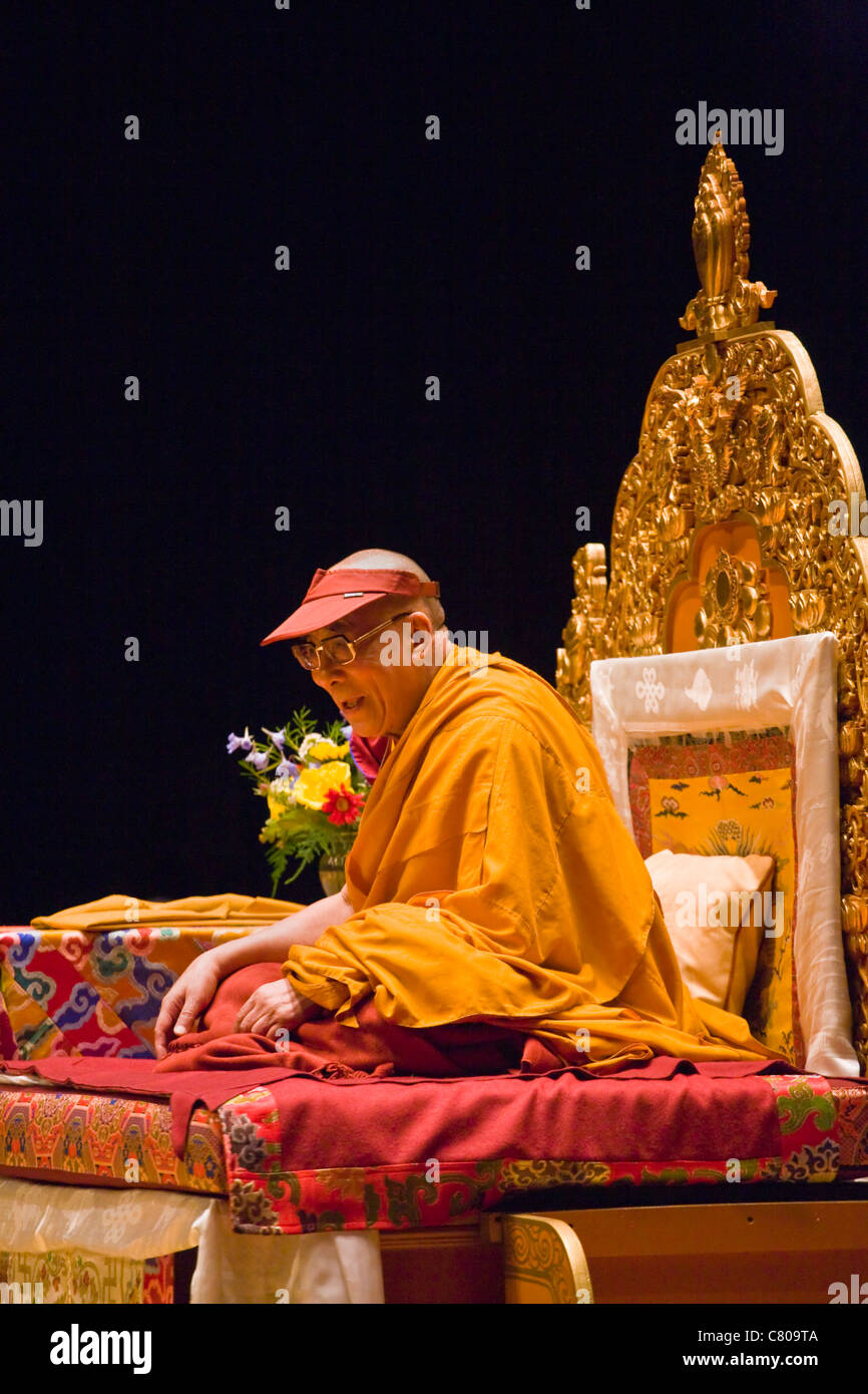 Le 14e Dalaï-lama du Tibet enseigne le bouddhisme tibétain parrainé par le Centre culturel de Mongolie - Bloomington, Indiana Banque D'Images