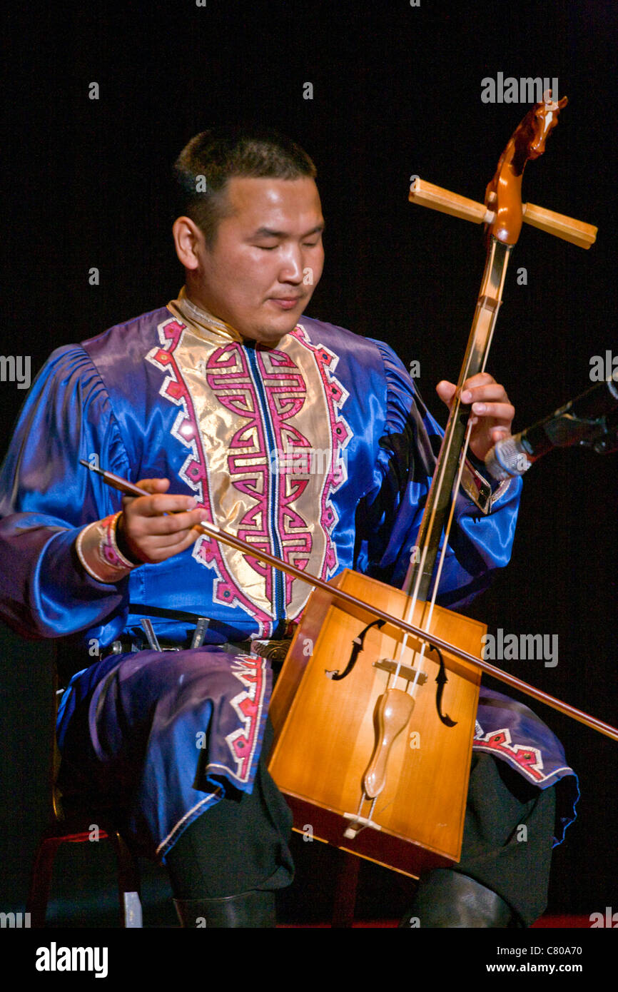 Un musicien mongol mongol tibétaine au Centre Culturel lors d'un enseignement par le 14e Dalaï-lama - Bloomington, Indiana Banque D'Images