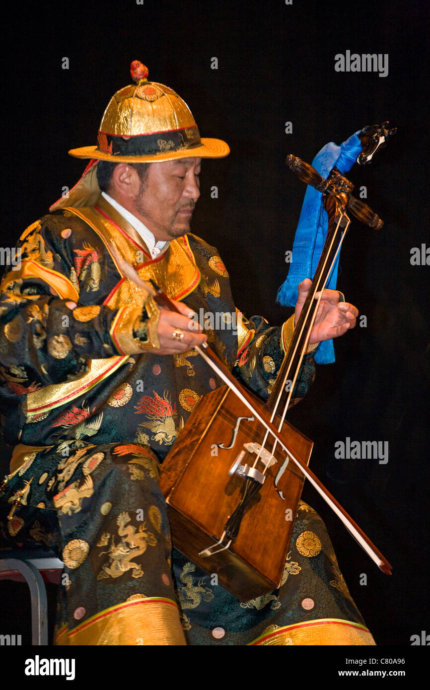 Un musicien mongol mongol tibétaine au Centre Culturel lors d'un enseignement par le 14e Dalaï-lama - Bloomington, Indiana Banque D'Images