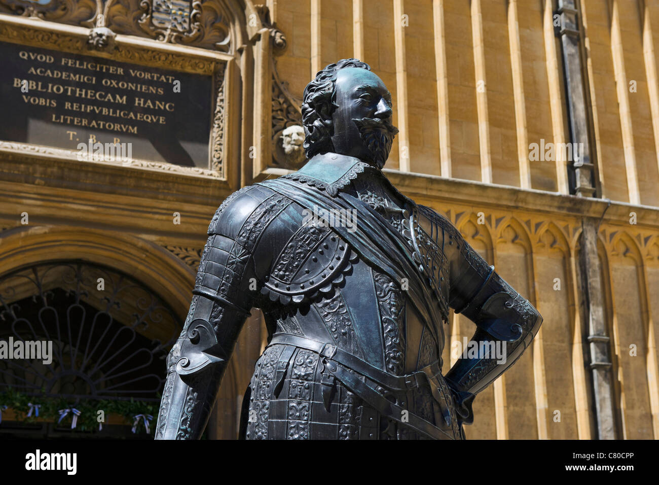 Statue du Comte de Pembroke à l'ancienne école Quadrangle, la Bodleian Library, Oxford, Oxfordshire, England, UK Banque D'Images