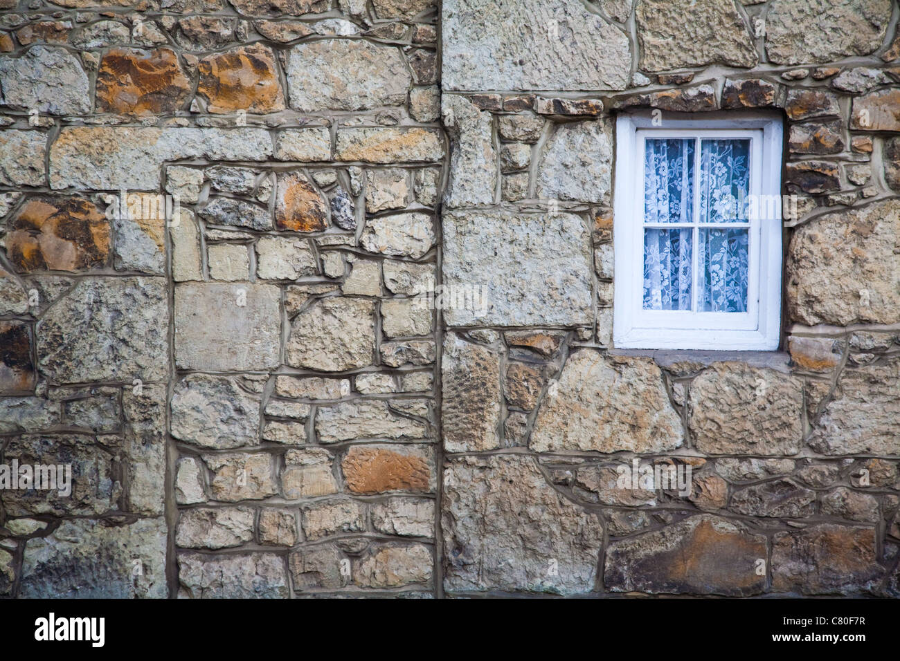 Une image abstraite d'un mur de la maison montrant étapes de plus et changer au fil du temps, l'île de Wight, Angleterre Banque D'Images