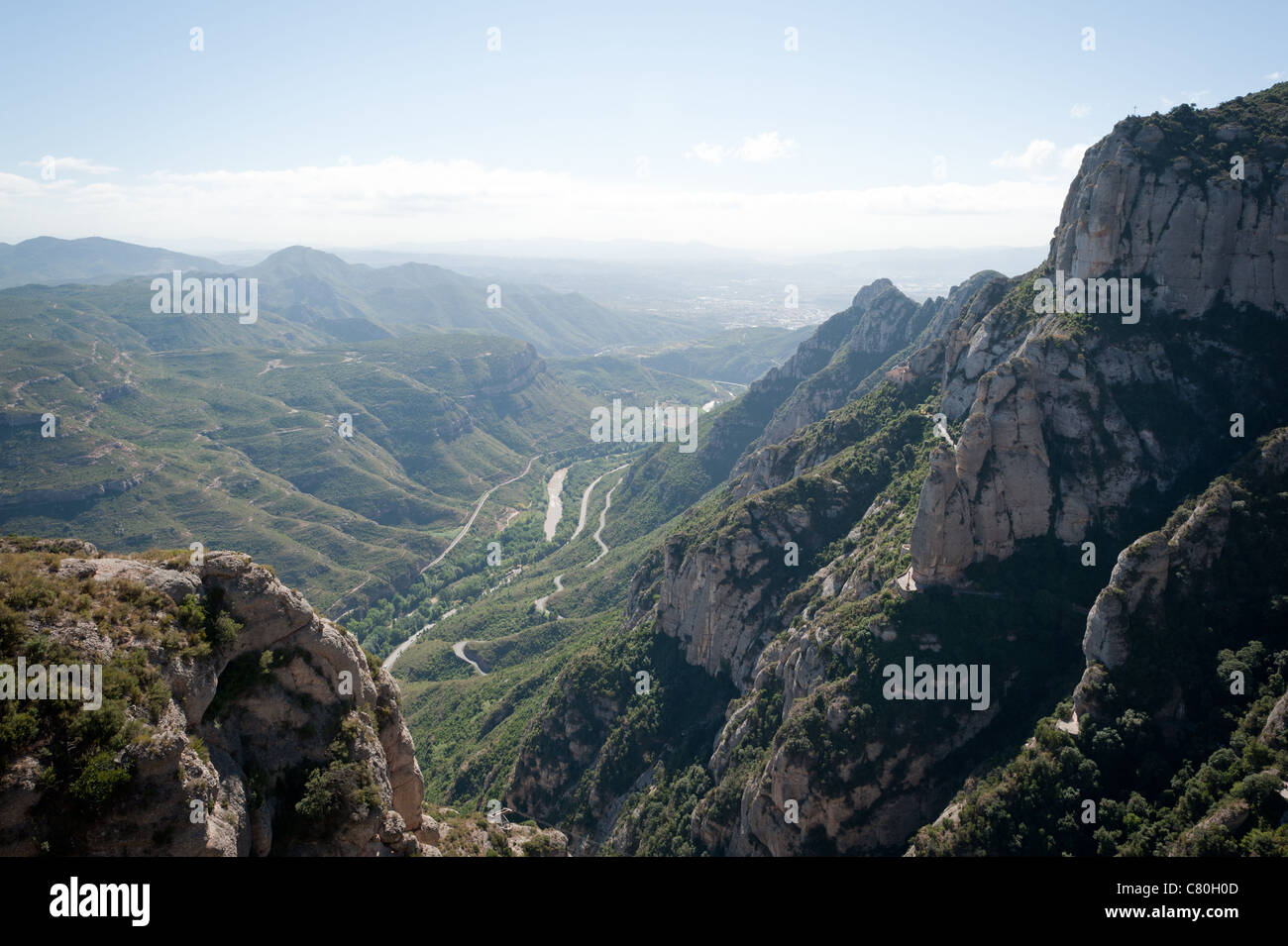 Un panorama de l'abbaye de Santa Maria de Montserrat en Catalogne, Espagne. Banque D'Images