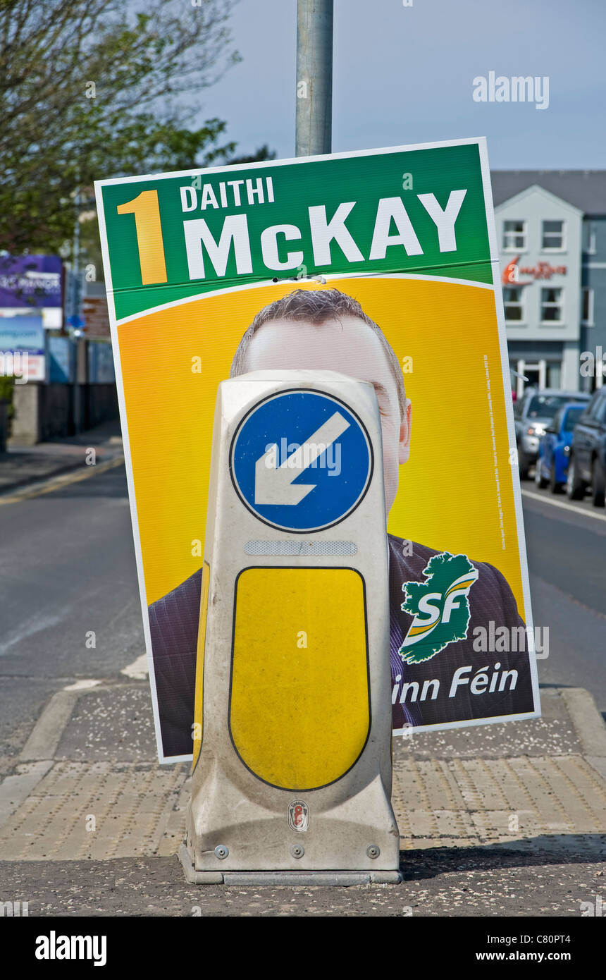 Le Sinn Féin affiche électorale, Ballycastle, Irlande du Nord Banque D'Images